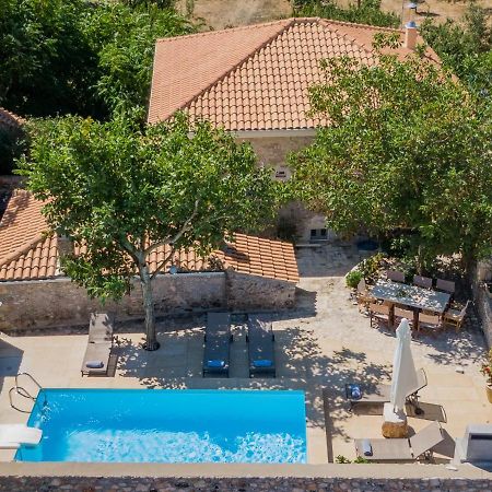Villa Callisto- Elegant Restored Villa With Pool Yírion المظهر الخارجي الصورة