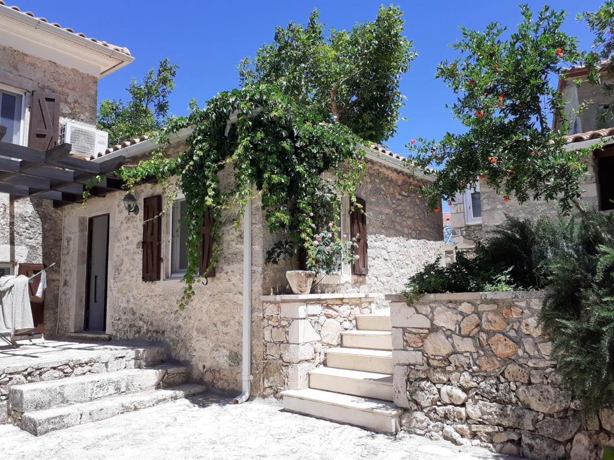 Villa Callisto- Elegant Restored Villa With Pool Yírion المظهر الخارجي الصورة
