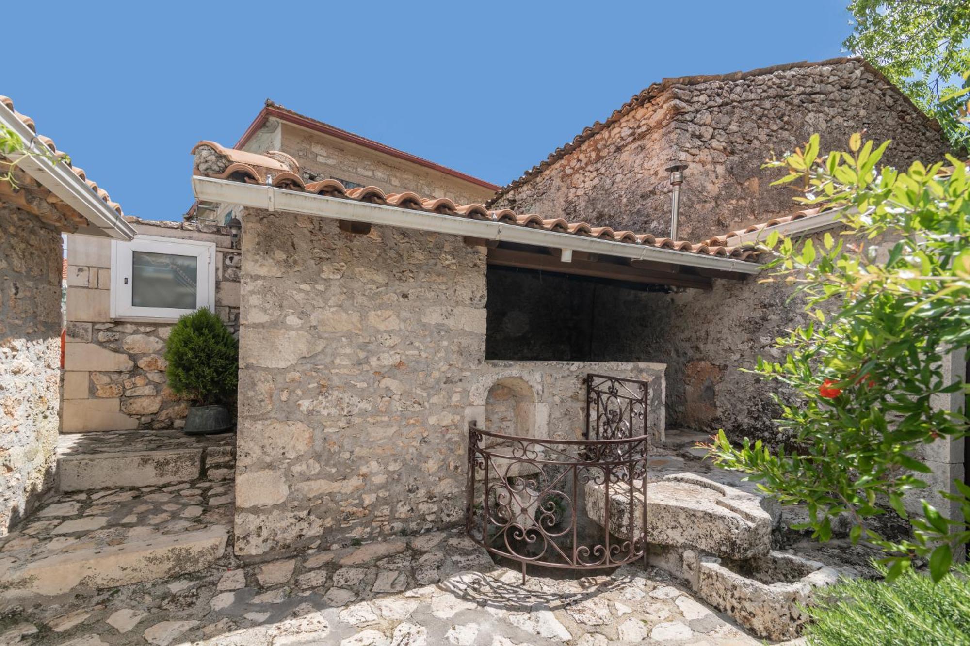 Villa Callisto- Elegant Restored Villa With Pool Yírion المظهر الخارجي الصورة