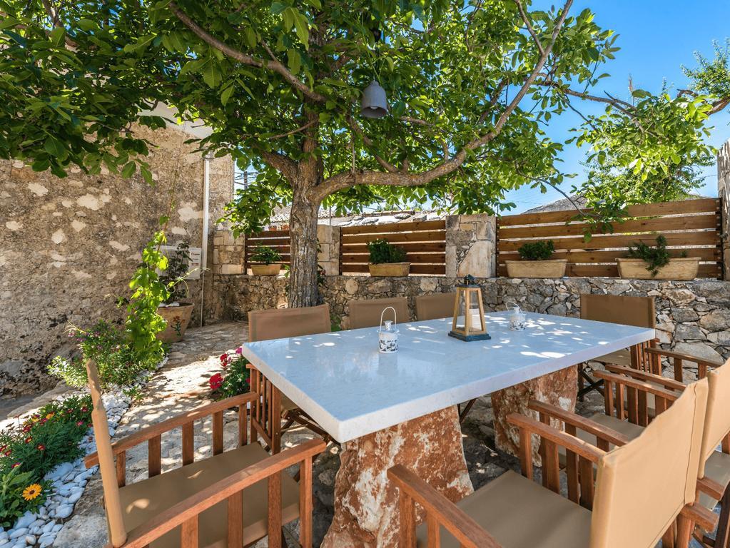 Villa Callisto- Elegant Restored Villa With Pool Yírion المظهر الخارجي الصورة