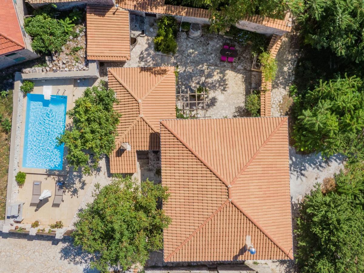 Villa Callisto- Elegant Restored Villa With Pool Yírion المظهر الخارجي الصورة